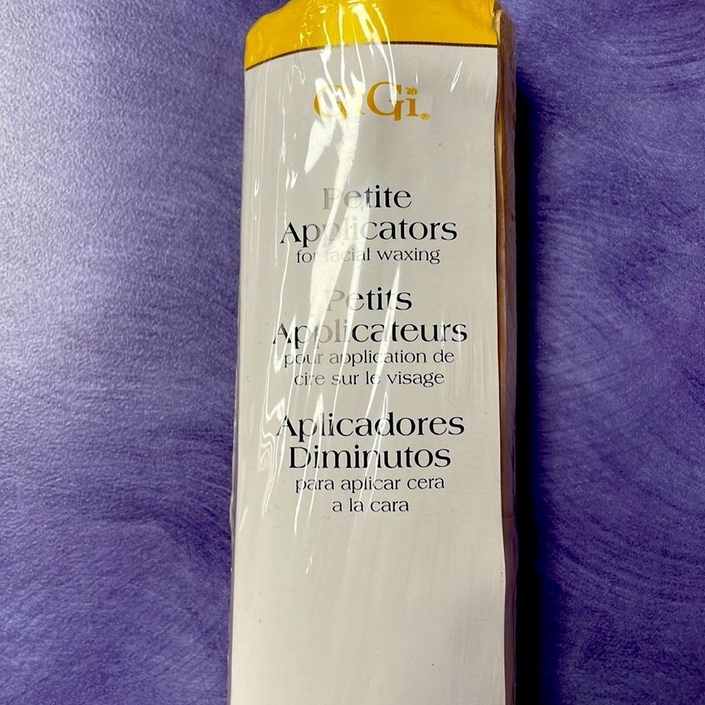 GiGi petite applicators for waxing.